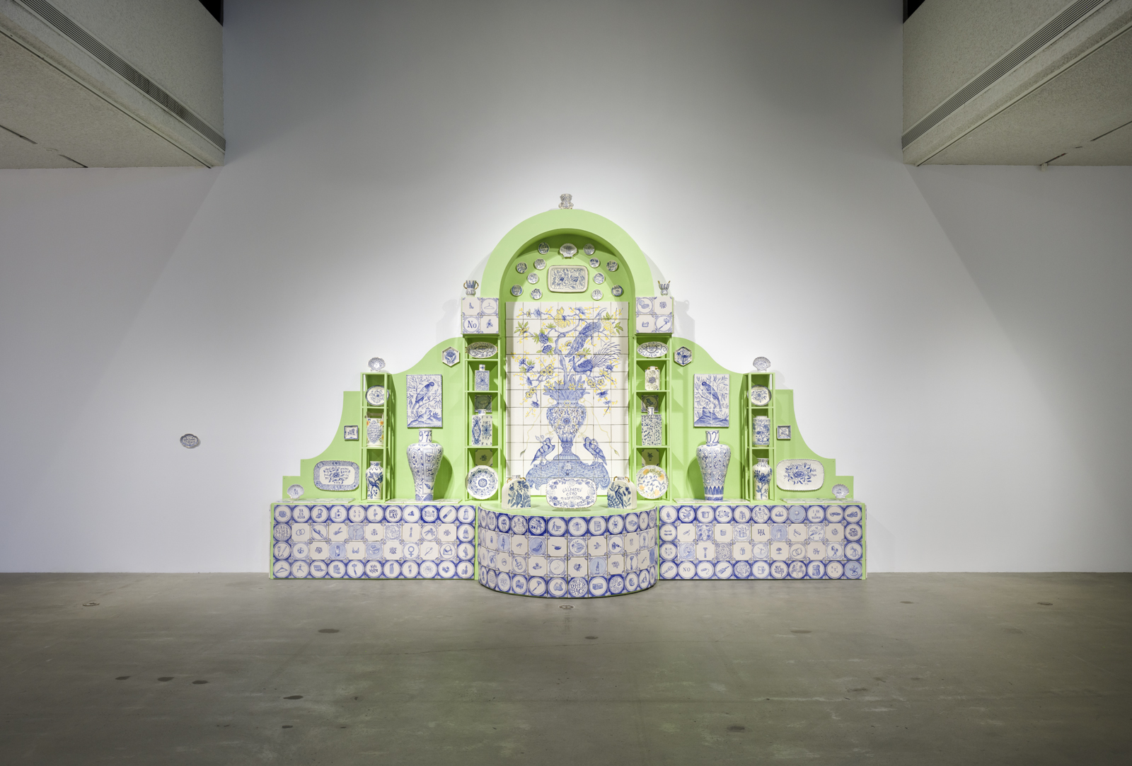 Elyse Pignolet, No Gods, No Masters, 2023. installation of ceramics and handmade tiles with glazes and gold luster, 128 x 204 x 46 inches. Courtesy of the City of Los Angeles Department of Cultural Affairs / Los Angeles Municipal Art Gallery. Photo by Jeff McLane.
